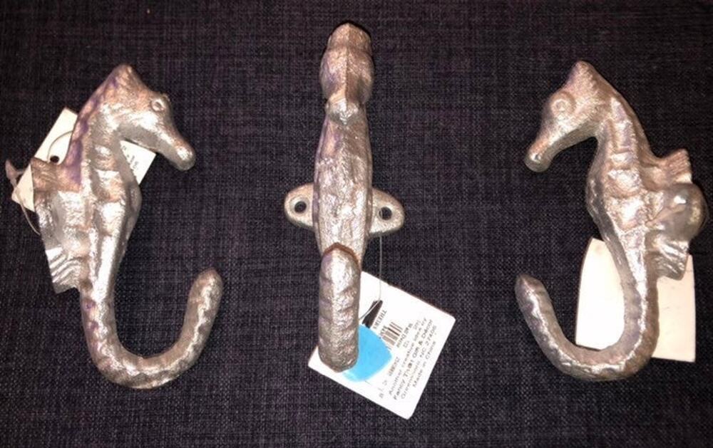 NWT Set of 3 Seahorse Bathroom Hooks